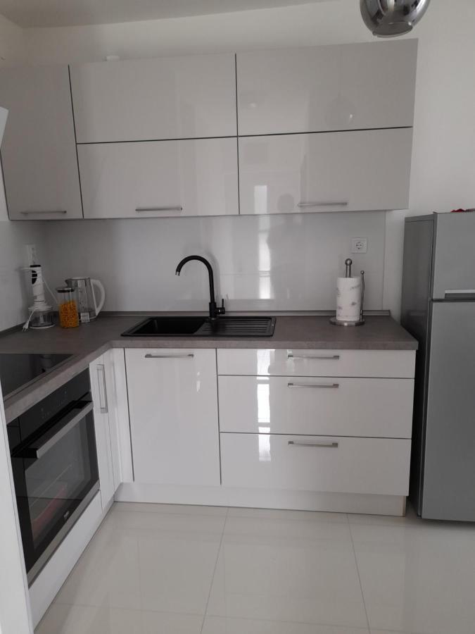 Apartmani I & J Seric Seget Vranjica Eksteriør billede