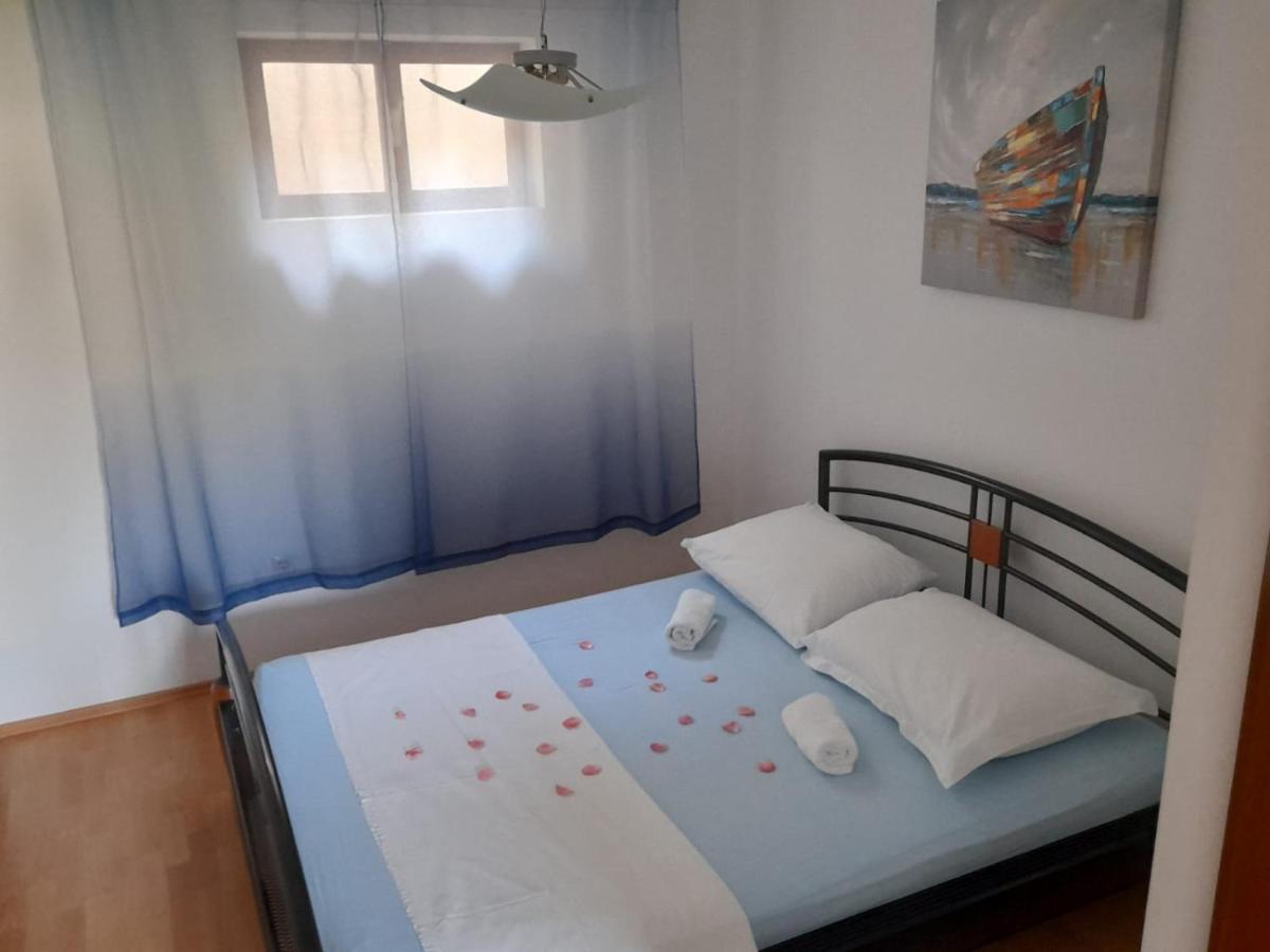 Apartmani I & J Seric Seget Vranjica Eksteriør billede