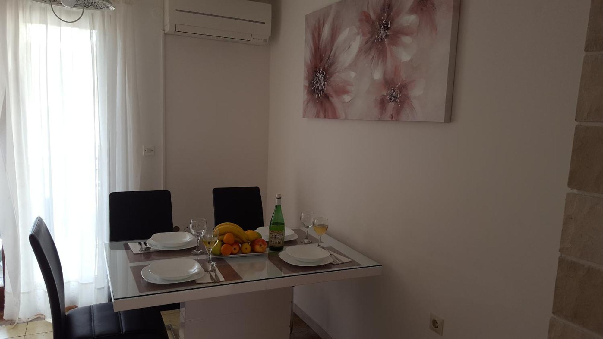 Apartmani I & J Seric Seget Vranjica Eksteriør billede