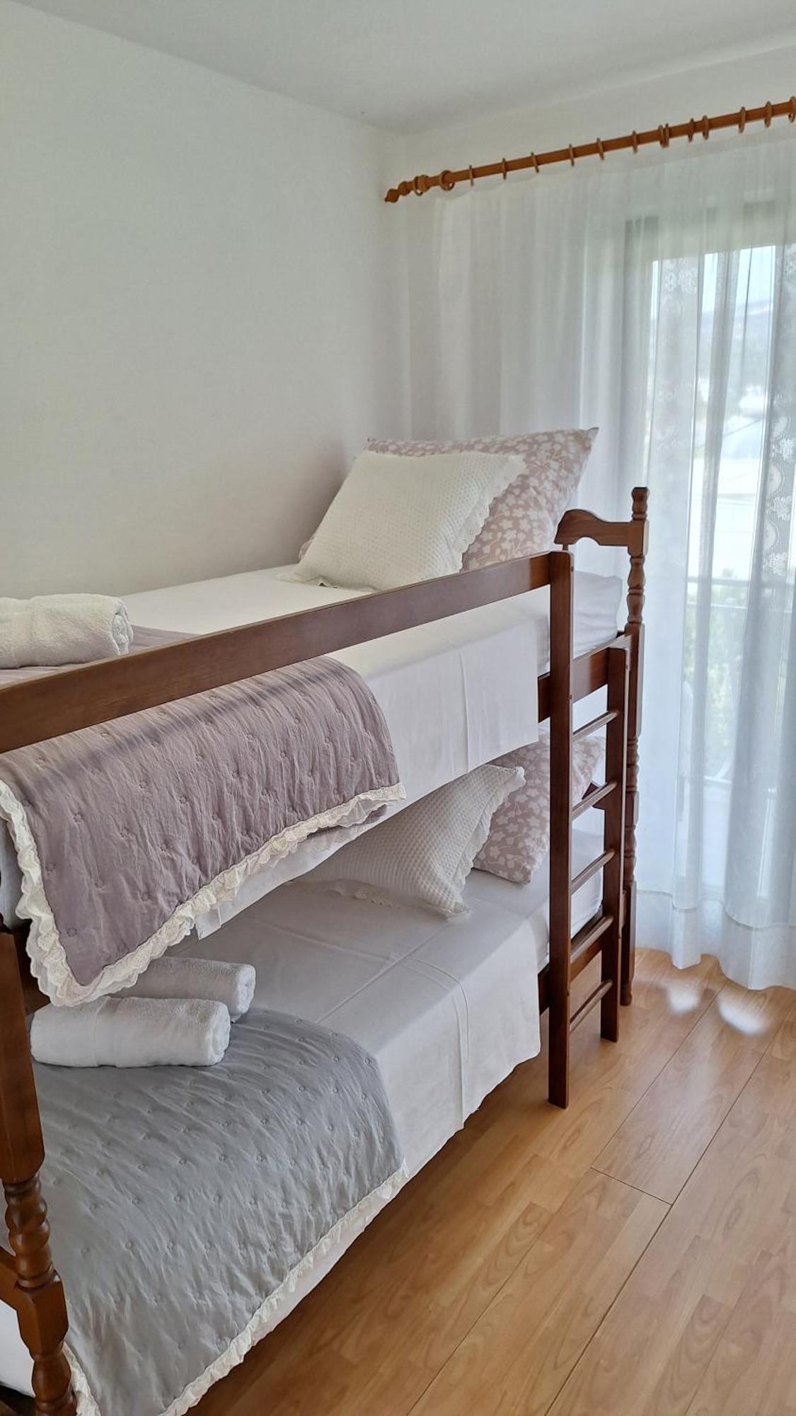 Apartmani I & J Seric Seget Vranjica Eksteriør billede