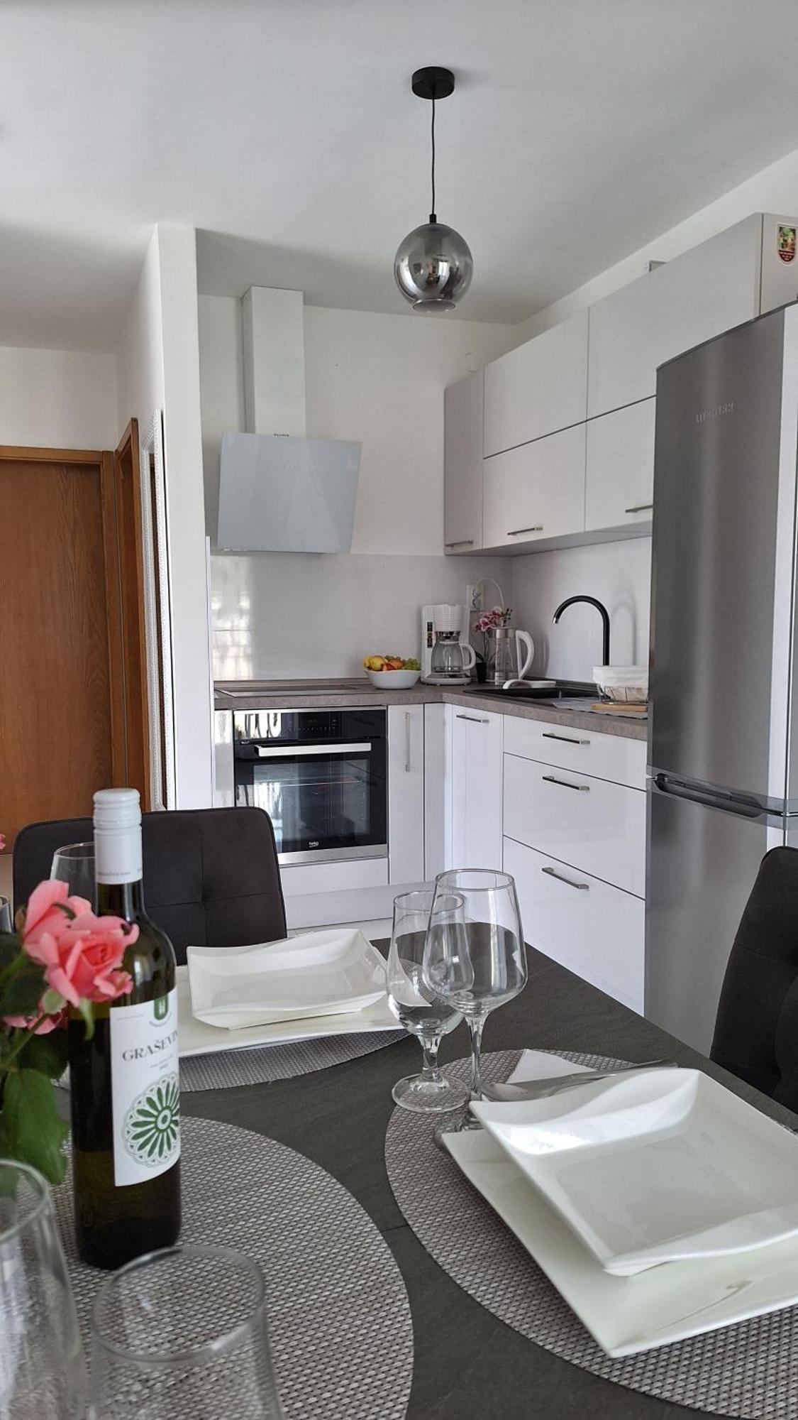 Apartmani I & J Seric Seget Vranjica Eksteriør billede