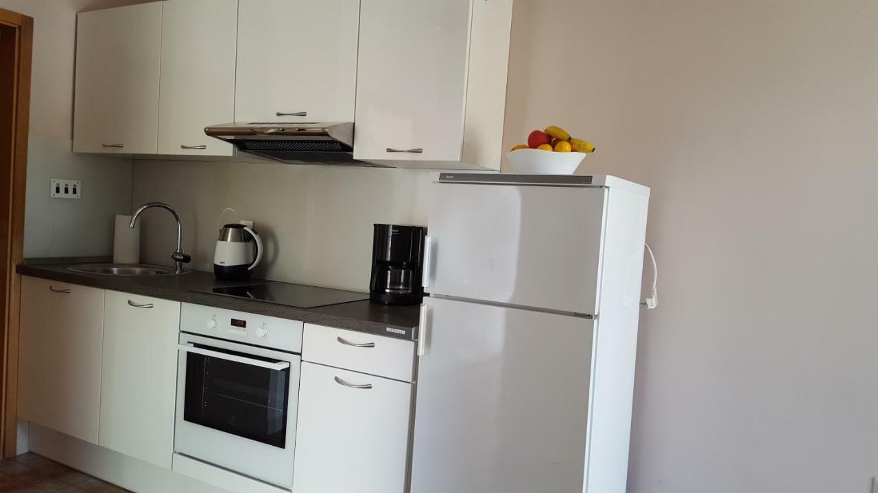 Apartmani I & J Seric Seget Vranjica Eksteriør billede
